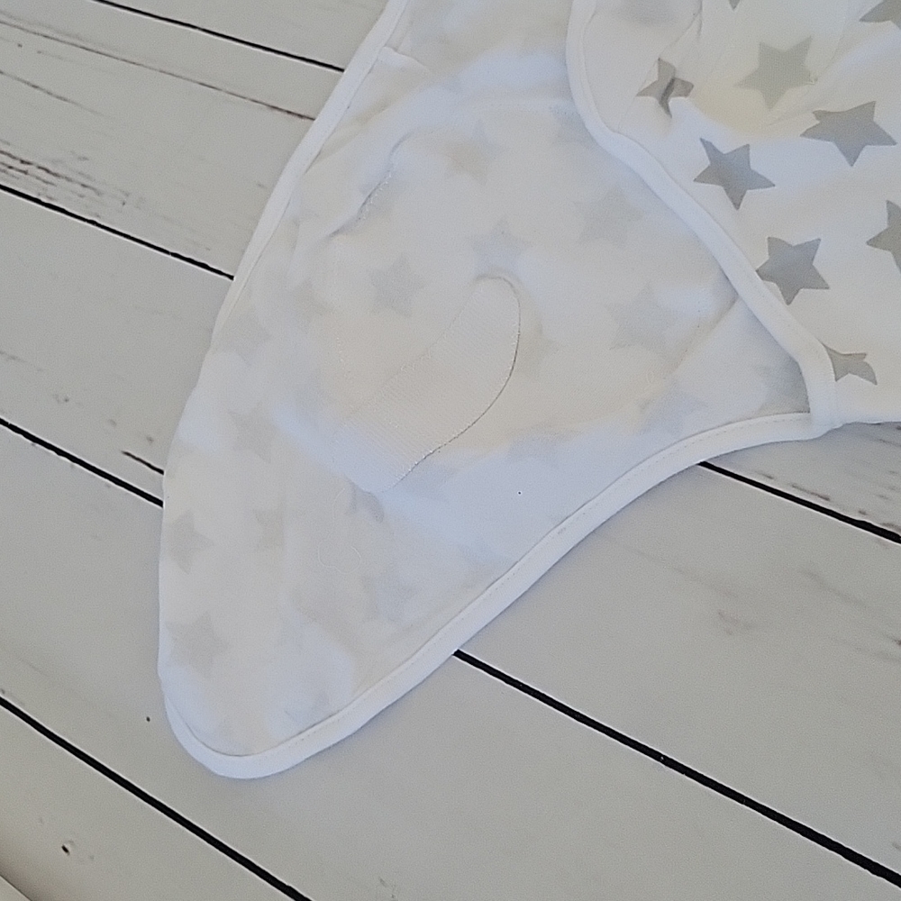 Stars 🌟  Swaddle - Picture 6 of 7
